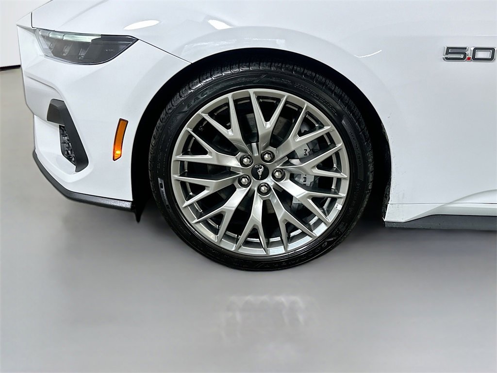 Used 2025 Ford Mustang GT Premium image 8