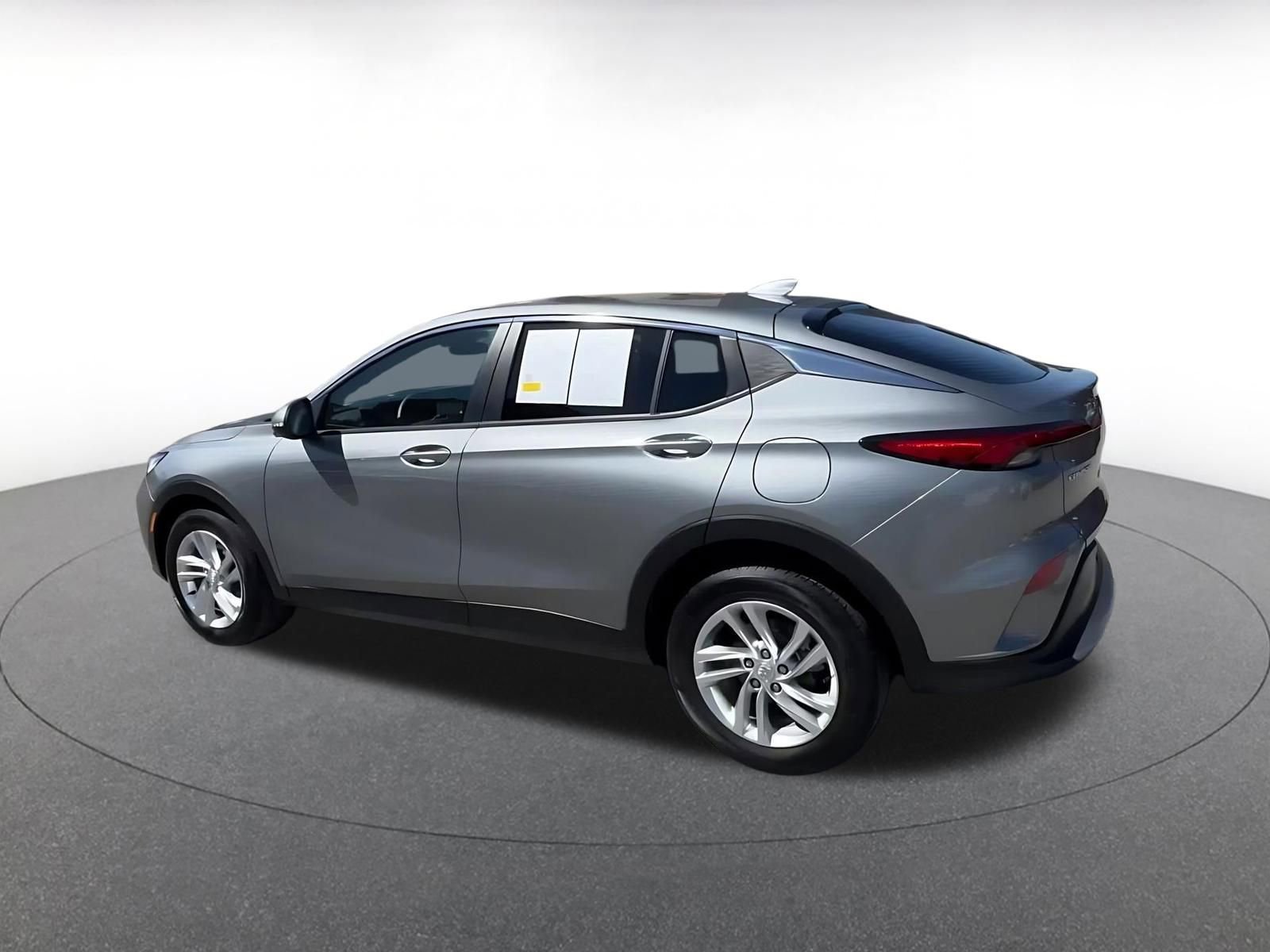 Used 2025 Buick Envista Preferred image 10