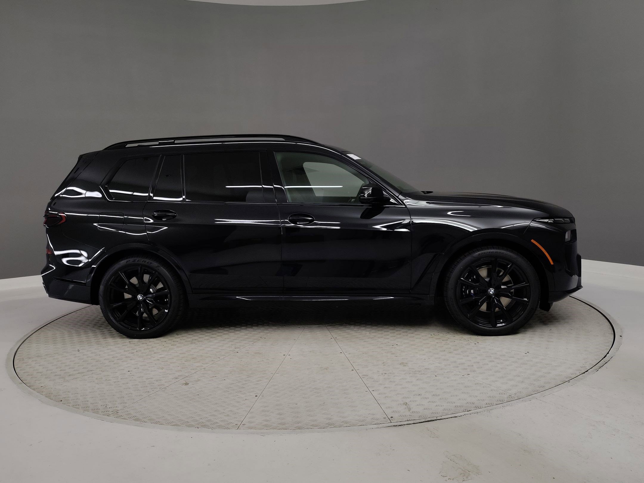 New 2026 BMW X7 M60i image 5