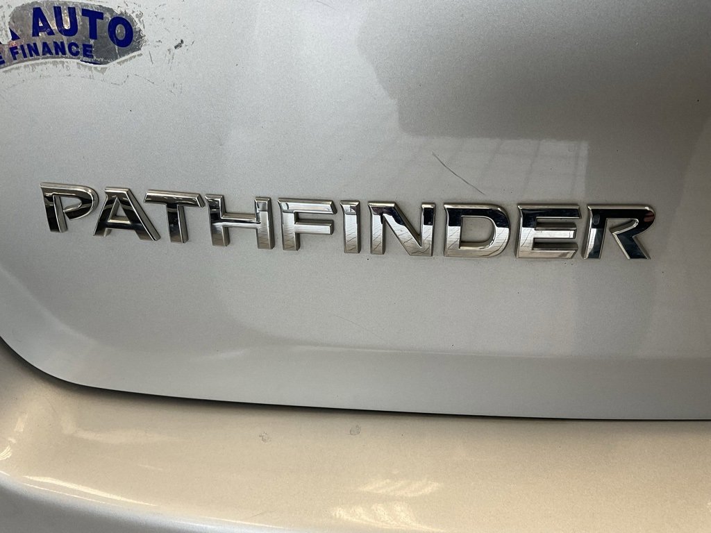 Used 2013 Nissan Pathfinder Platinum w/ Platinum Premium Pkg image 26