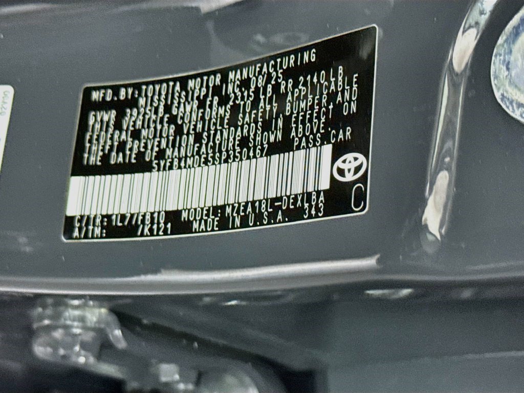 Used 2025 Toyota Corolla LE FWD image 38