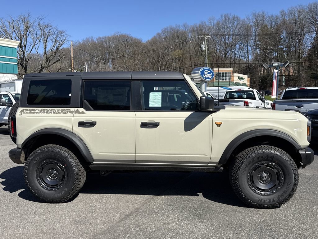 New 2025 Ford Bronco Badlands w/ Sasquatch Package image 3