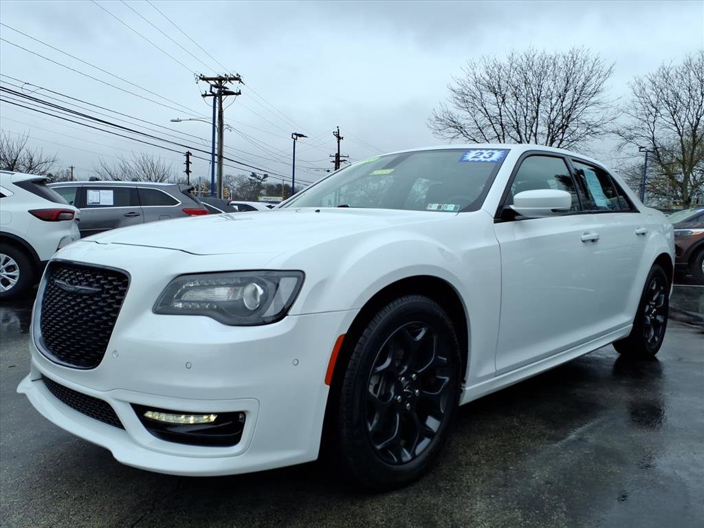 Used 2023 Chrysler 300 Touring L w/ Popular Equipment Group image 3
