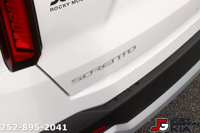 Certified 2026 Kia Sorento LX FWD image 10
