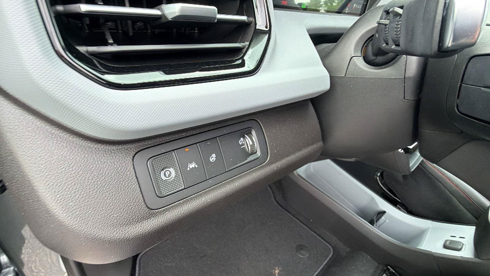 New 2027 Chevrolet Bolt RS w/ Technology Package FWD image 18