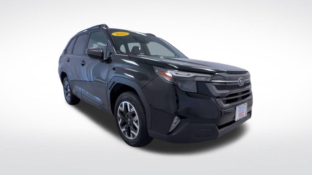 Used 2025 Subaru Forester Premium AWD/4WD image 2