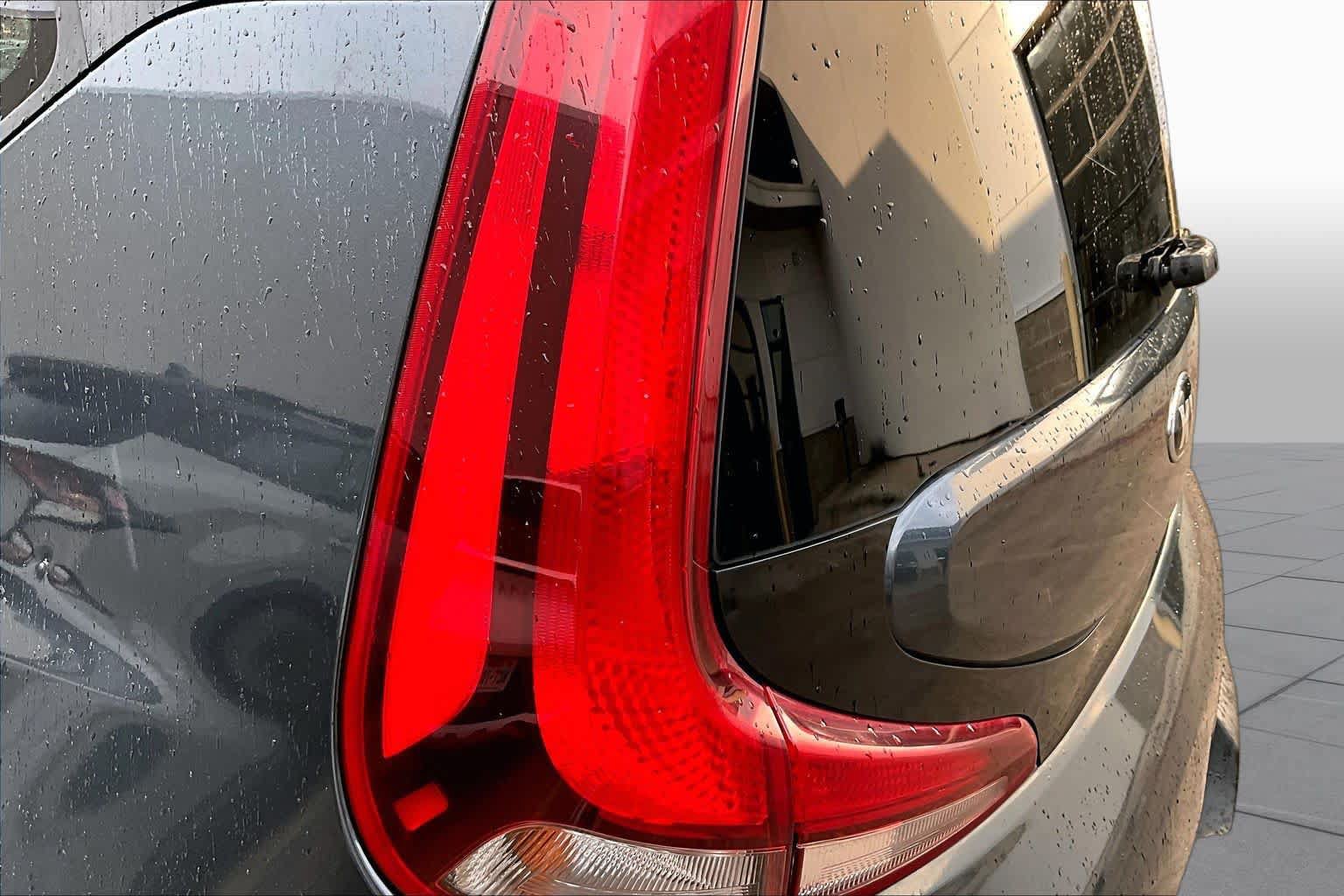 Used 2020 Kia Soul LX FWD image 27