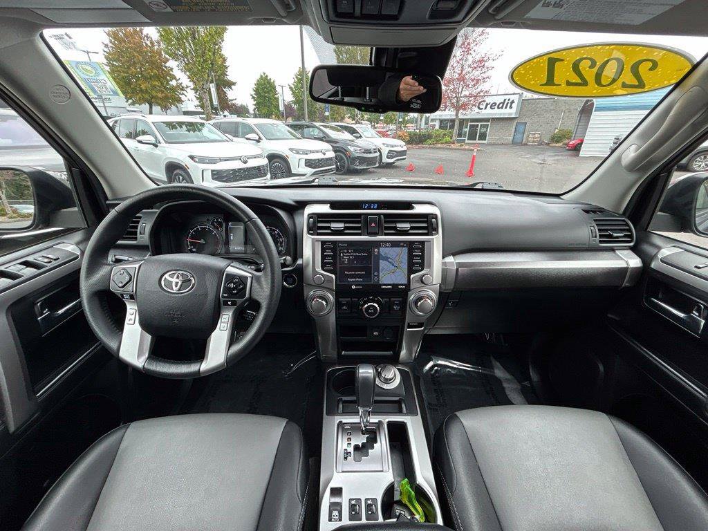 Used 2021 Toyota 4Runner SR5 Premium w/ Moonroof Package AWD/4WD image 17