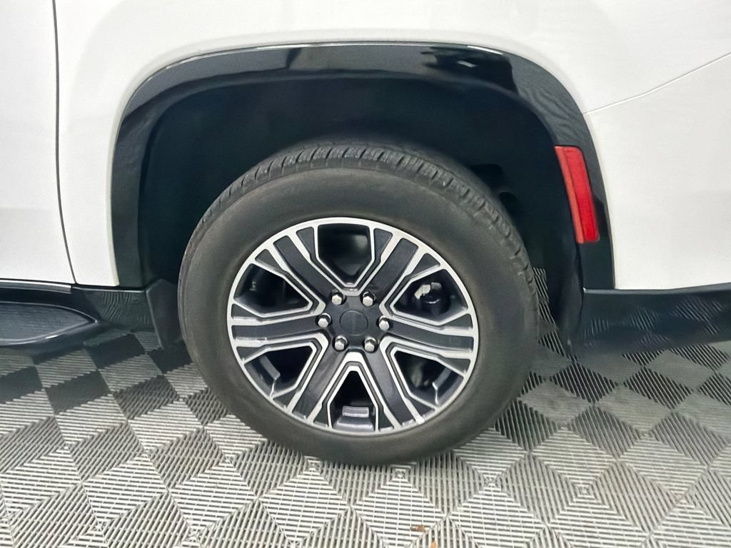 Used 2024 Jeep Wagoneer L Series II w/ Flexible Seating Group RWD image 22