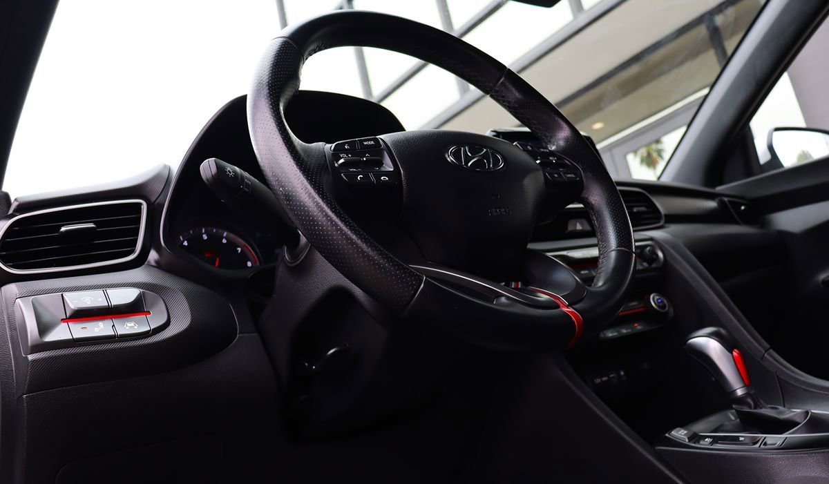 Used 2019 Hyundai Veloster Turbo FWD image 36
