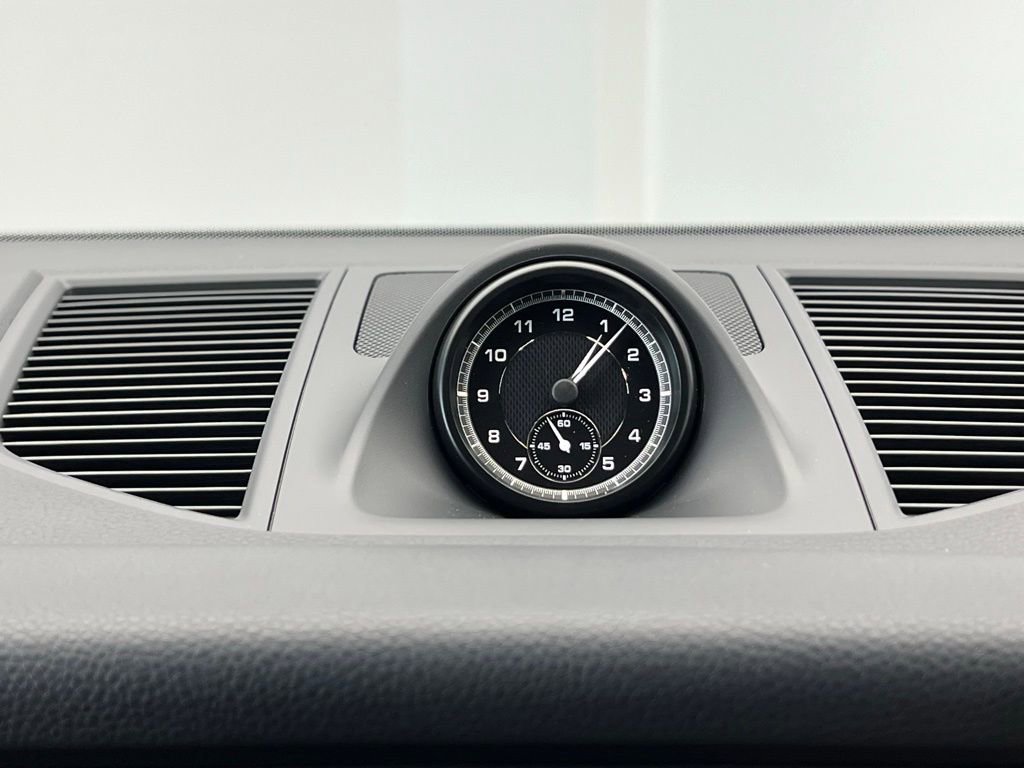 New 2026 Porsche Macan image 18