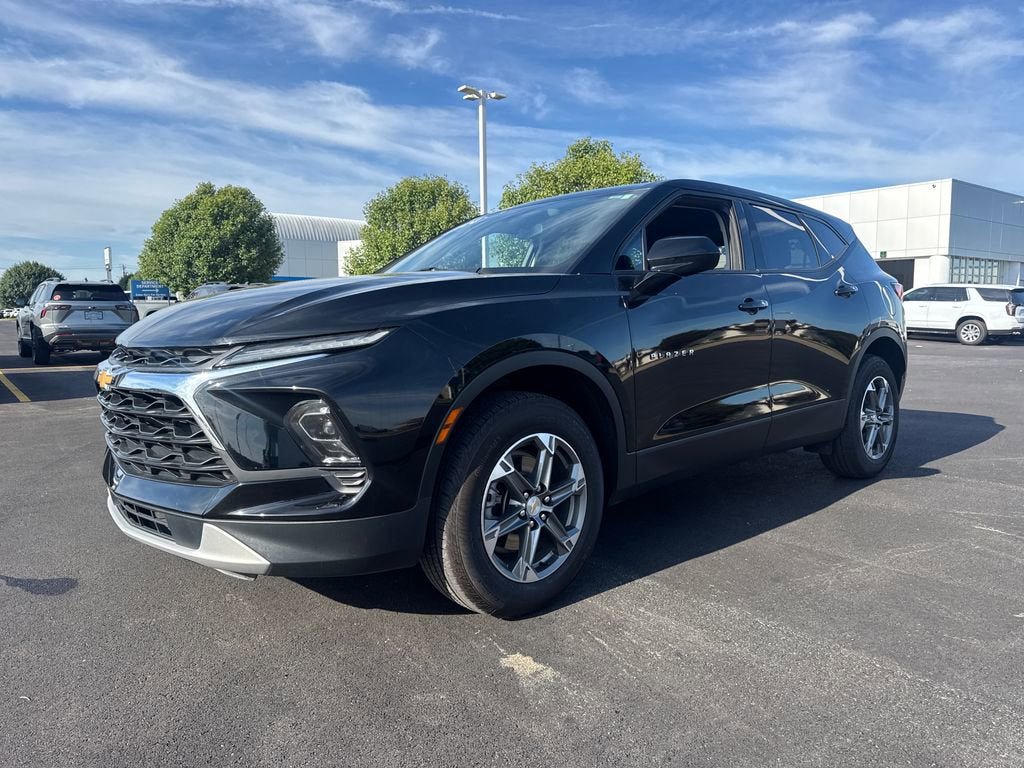 Used 2024 Chevrolet Blazer LT FWD video 2