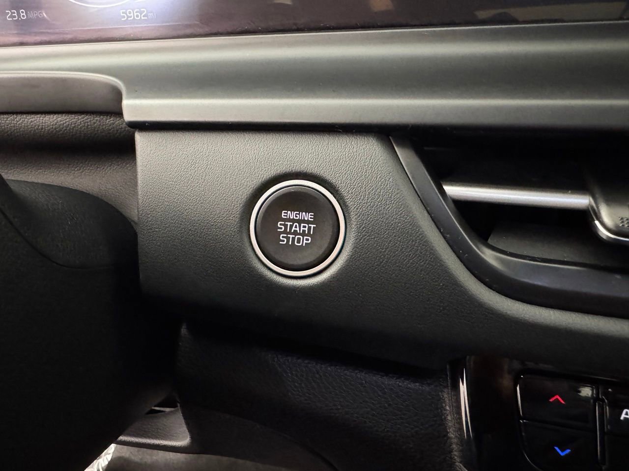 Used 2025 Kia Seltos EX image 23