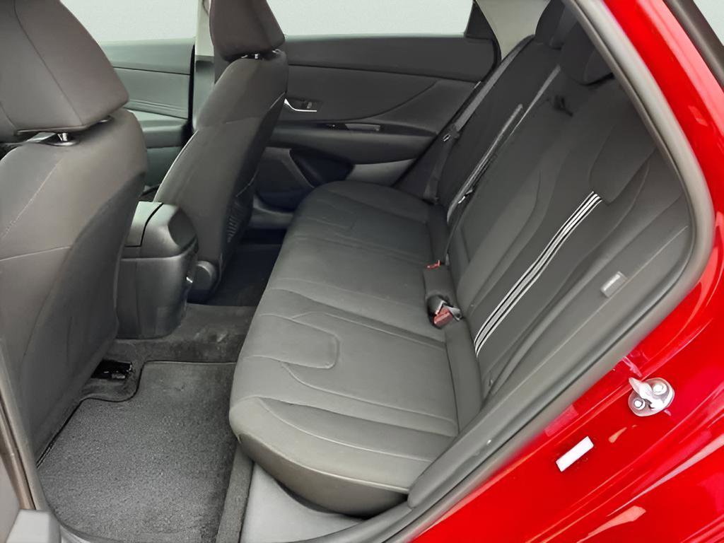 Used 2025 Hyundai Elantra Sport image 9