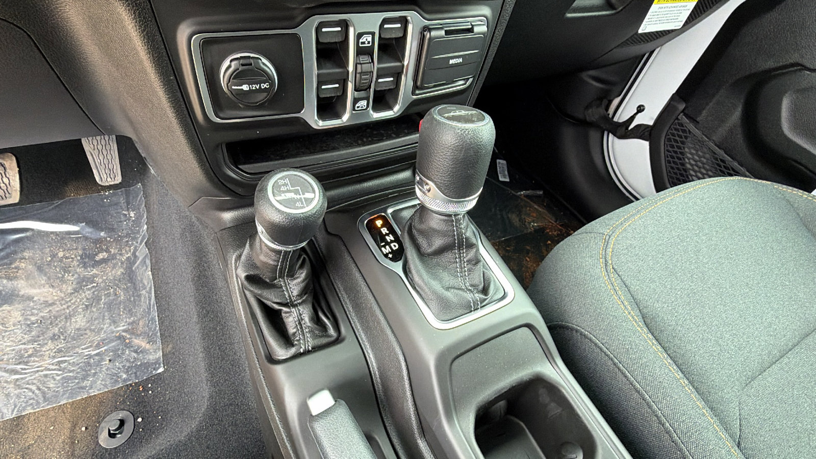 New 2026 Jeep Gladiator Sport AWD/4WD image 25