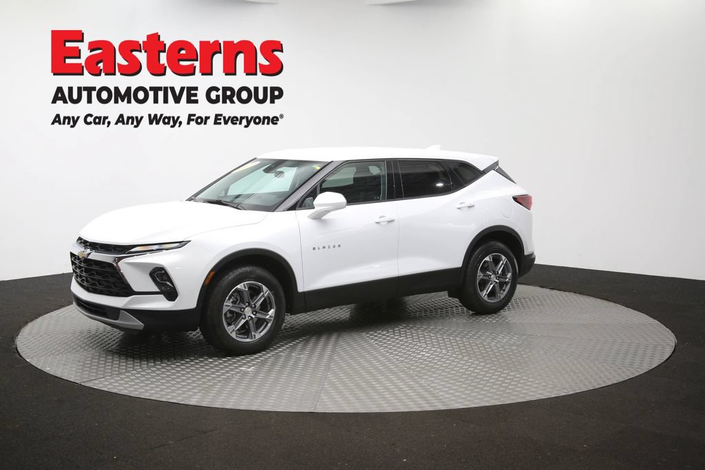 Used 2025 Chevrolet Blazer LT FWD image 59
