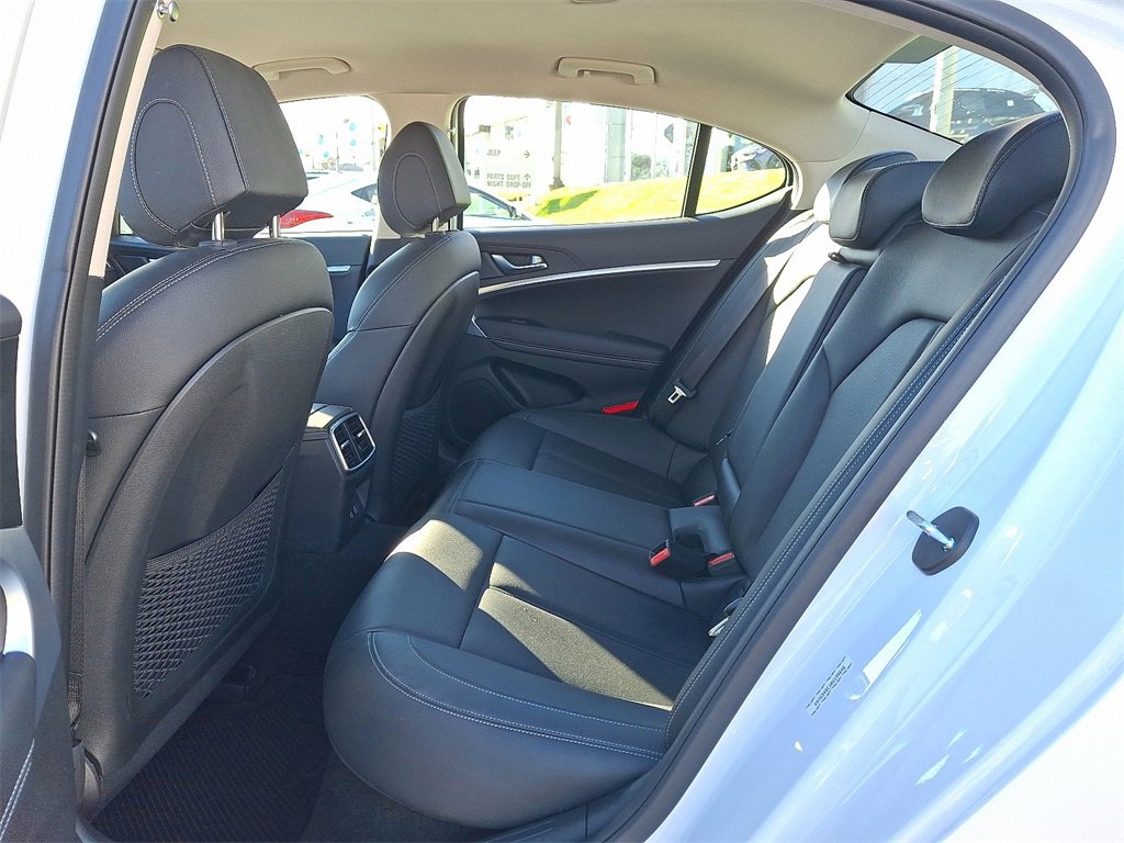 Used 2024 Genesis G70 2.5T image 11