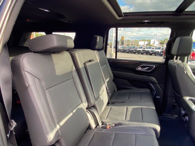 Used 2023 Chevrolet Suburban Z71 w/ Luxury Package AWD/4WD image 24