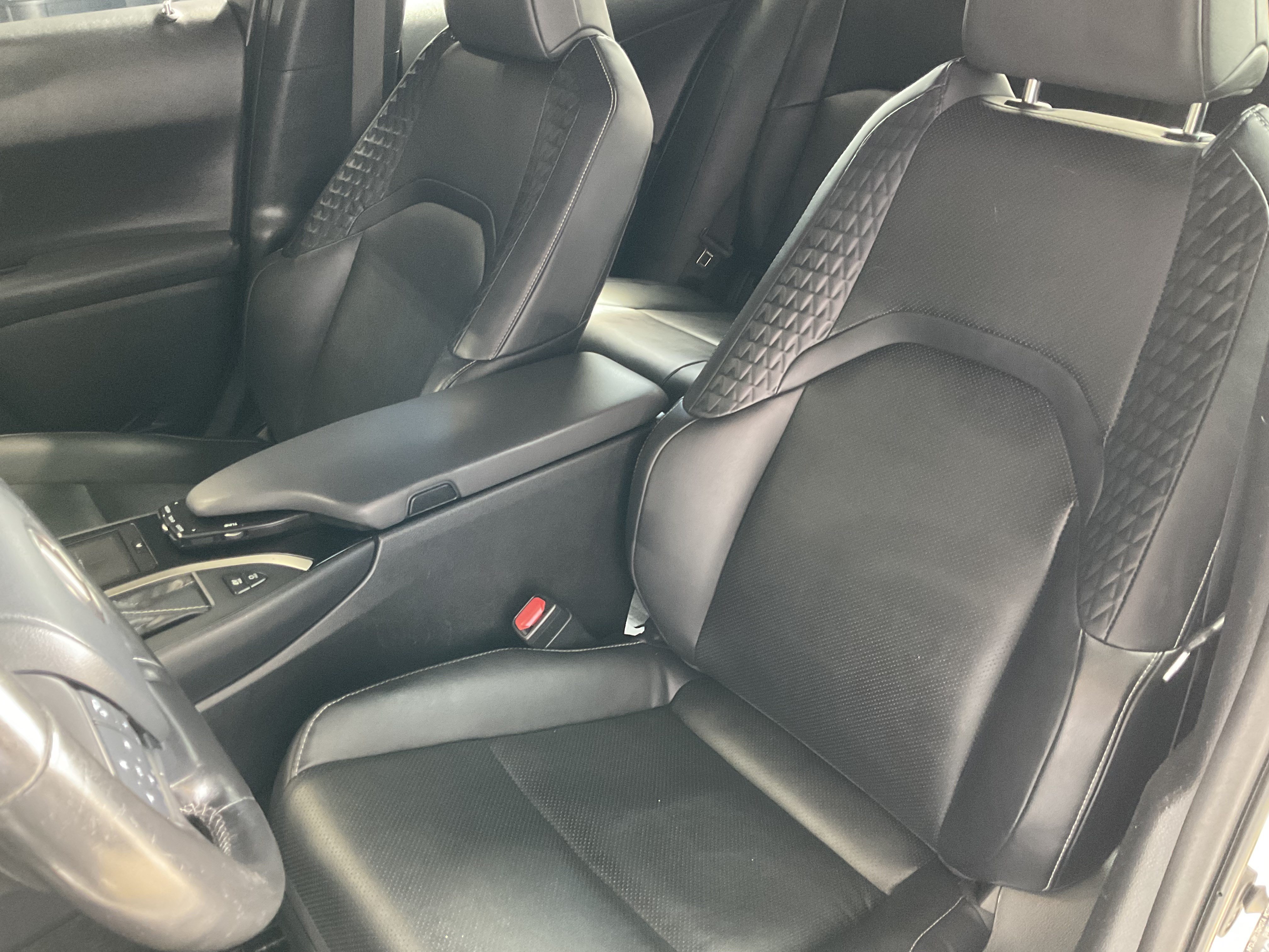Used 2020 Lexus UX 250h w/ Luxury Package AWD/4WD image 30