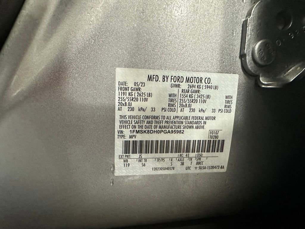 Used 2023 Ford Explorer XLT w/ Equipment Group 202A AWD/4WD image 9
