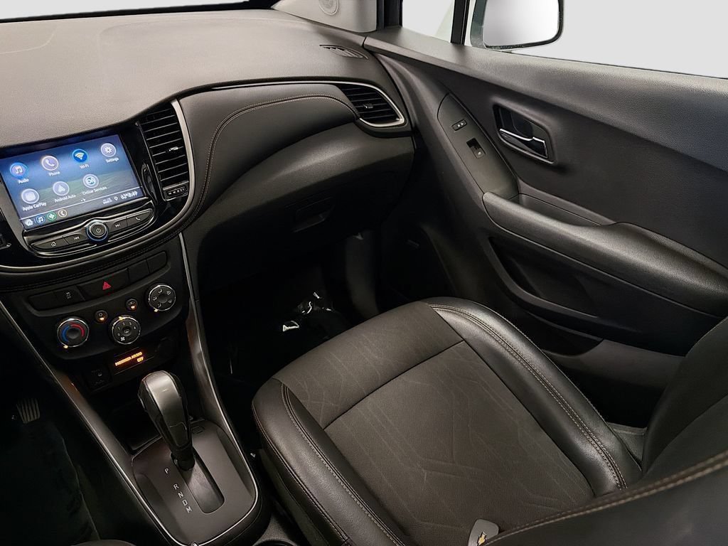 Used 2020 Chevrolet Trax LT w/ Sun & Sound Package FWD image 35