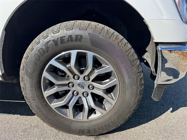 Used 2022 Ford F150 Lariat w/ FX4 Off-Road Package image 2