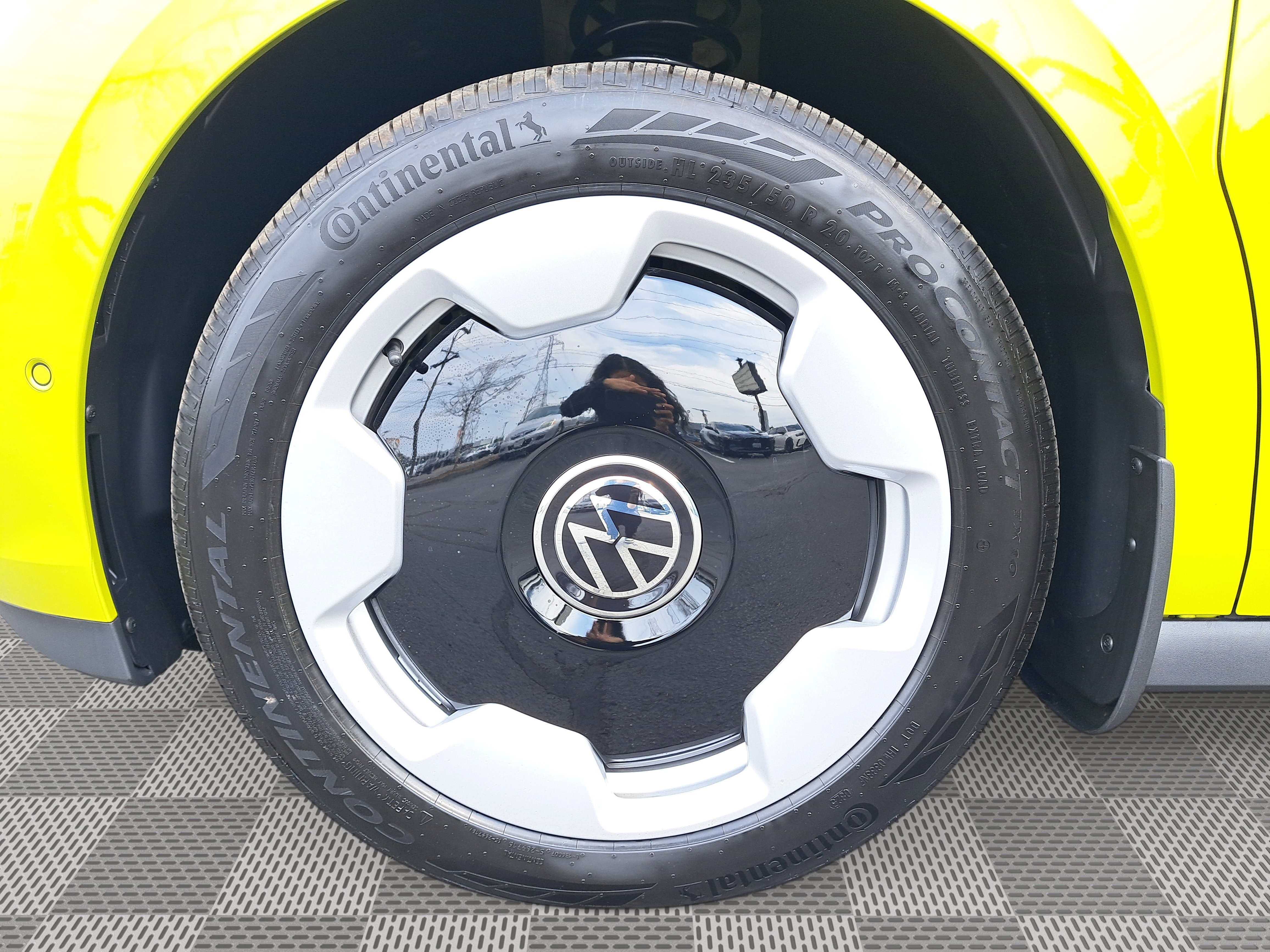 New 2025 Volkswagen ID. Buzz Pro S Plus image 10