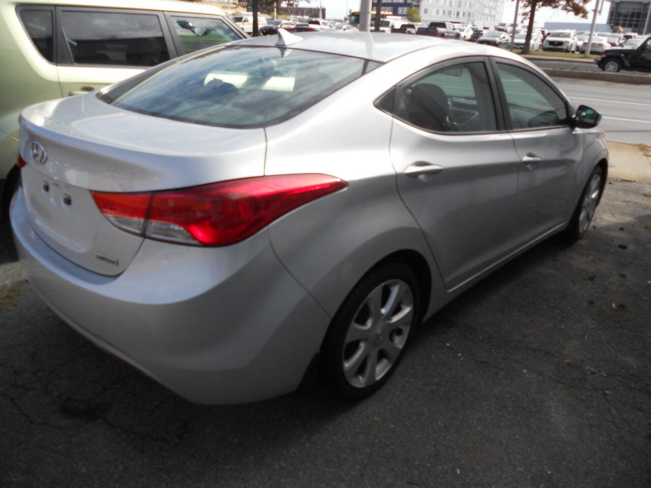 Used 2012 Hyundai Elantra Limited image 3