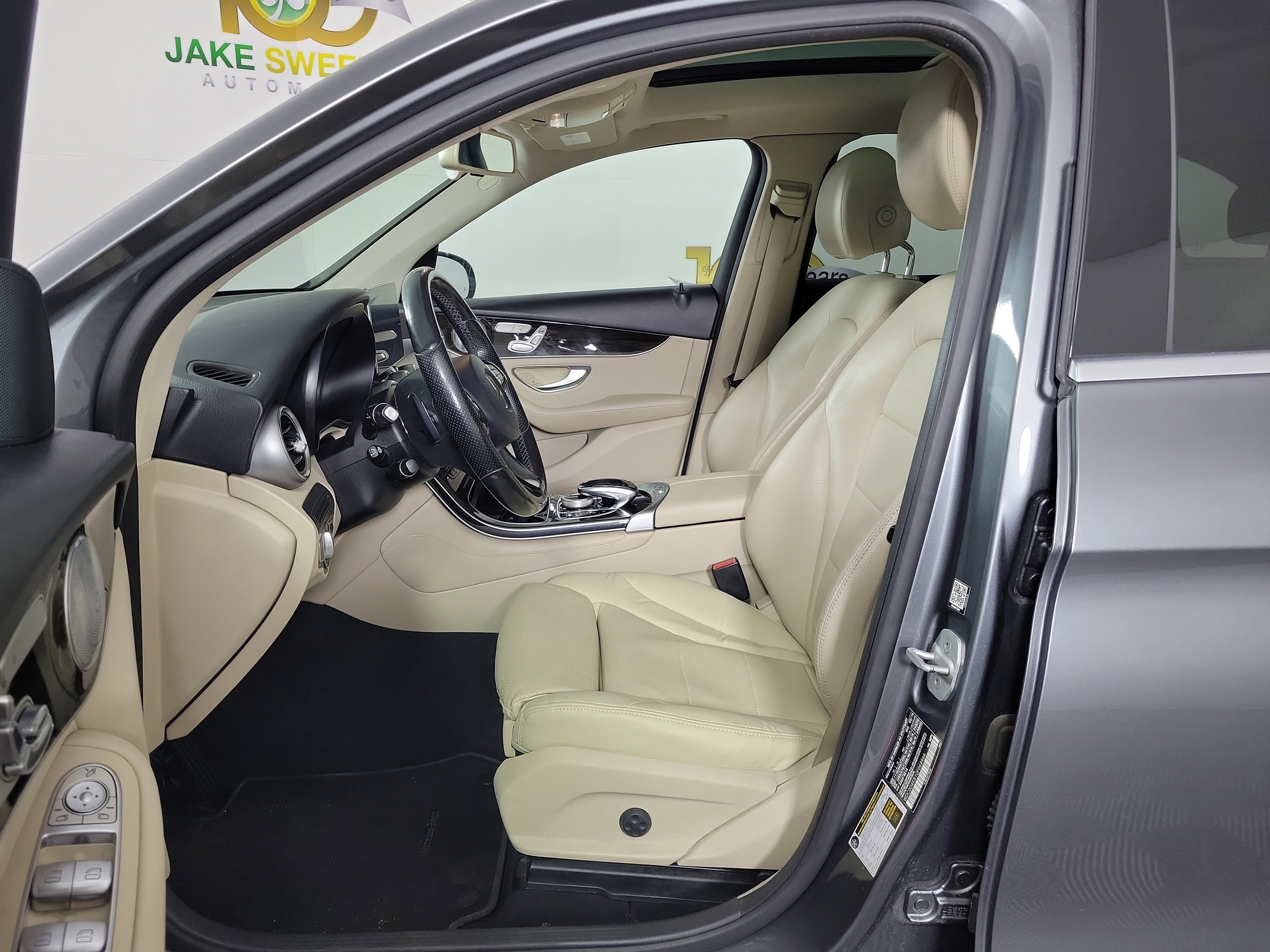 Used 2016 Mercedes-Benz GLC 300 4MATIC image 5