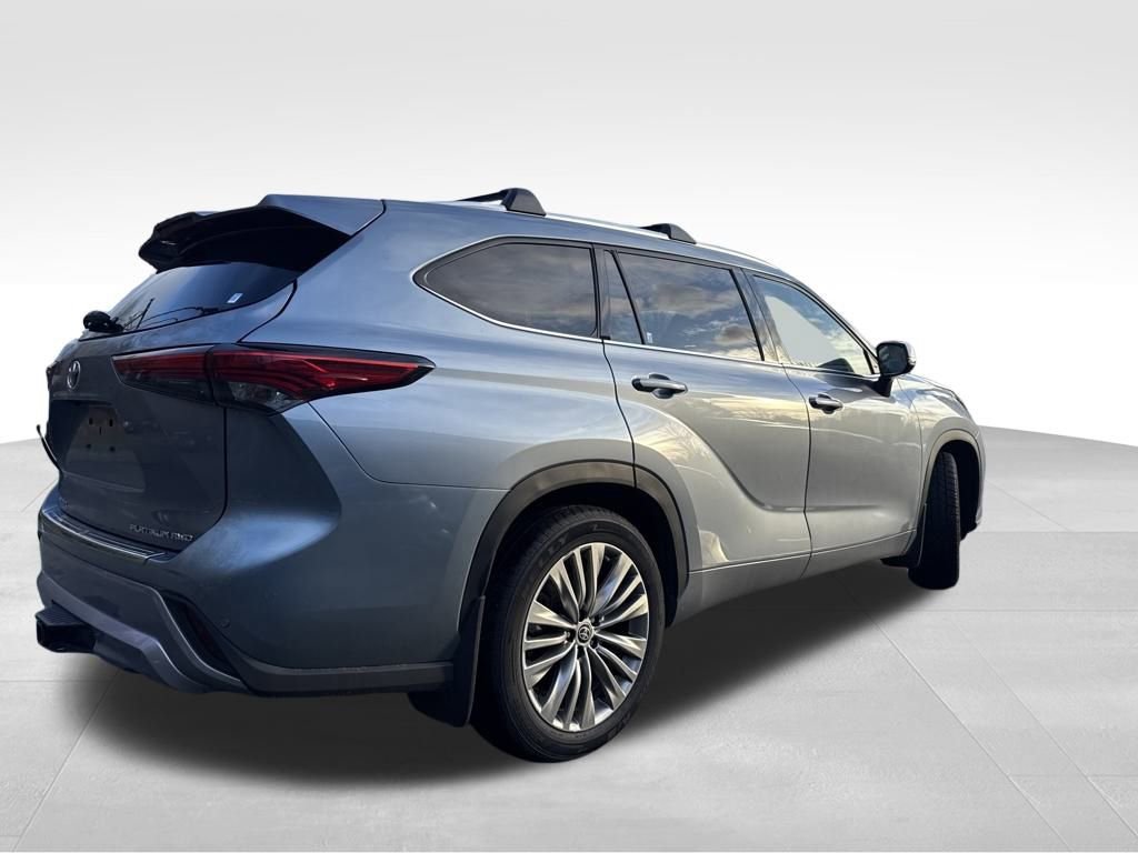 Used 2022 Toyota Highlander Platinum image 8