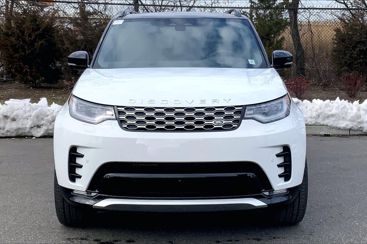 New 2026 Land Rover Discovery Limited Edition image 3