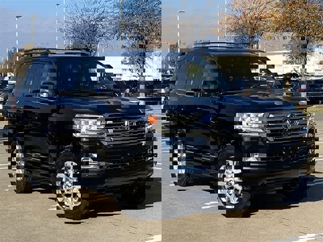 Used 2017 Toyota Land Cruiser video 2