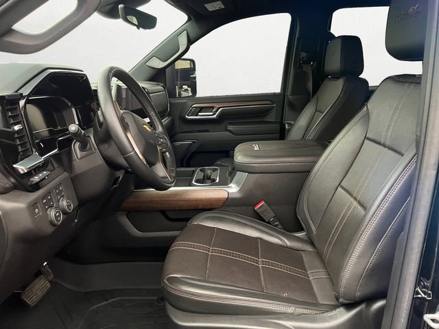 Used 2024 Chevrolet Silverado 3500 High Country w/ High Country Premium Package image 9