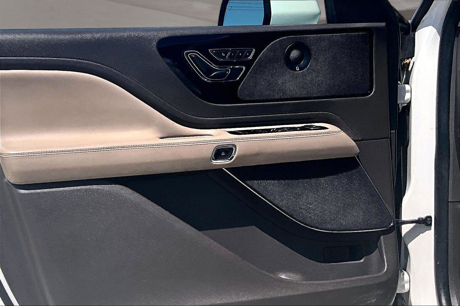 Used 2021 Lincoln Aviator Reserve w/ Equipment Group 208A image 23