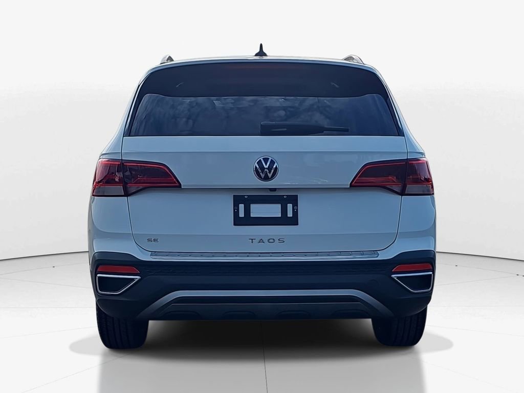 Used 2022 Volkswagen Taos SE w/ Panoramic Sunroof Package image 6