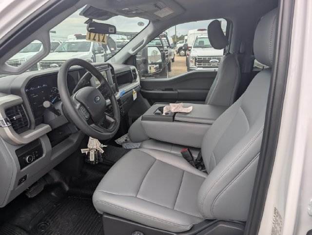 New 2027 Ford F550 4x4 Crew Cab image 16