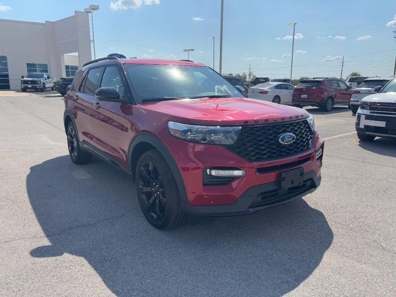 Used 2023 Ford Explorer ST w/ Equipment Group 401A image 2