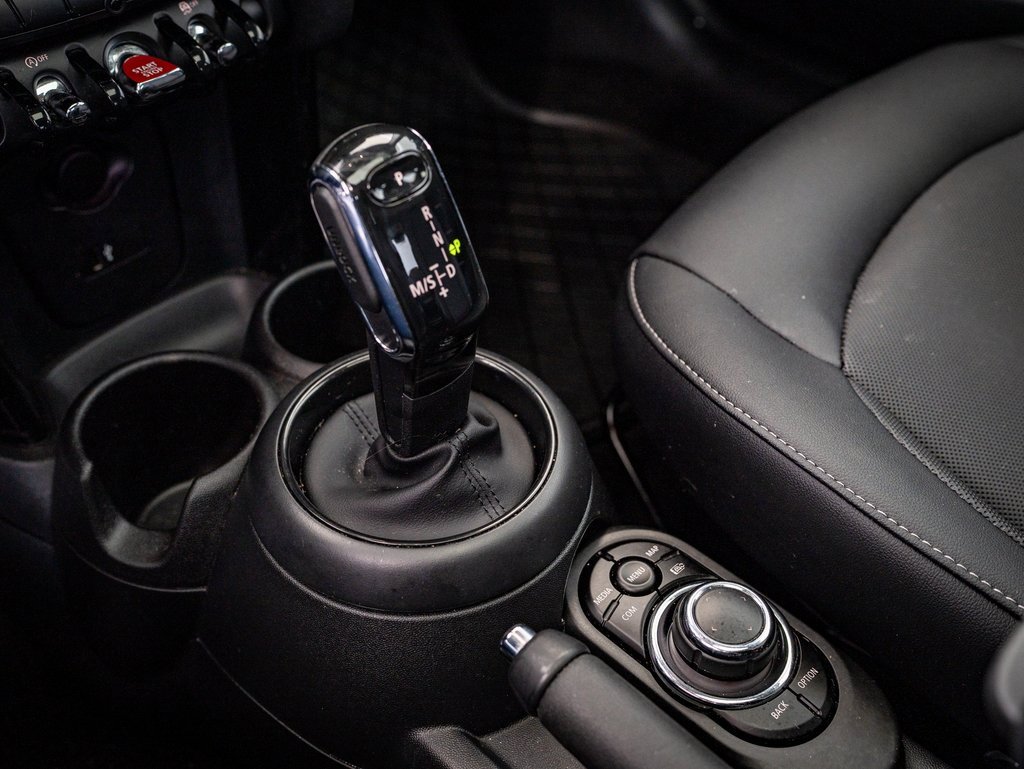 Used 2023 MINI Cooper 2-Door Hardtop image 32