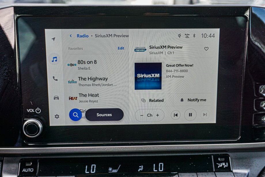 Used 2025 Toyota Camry SE image 34