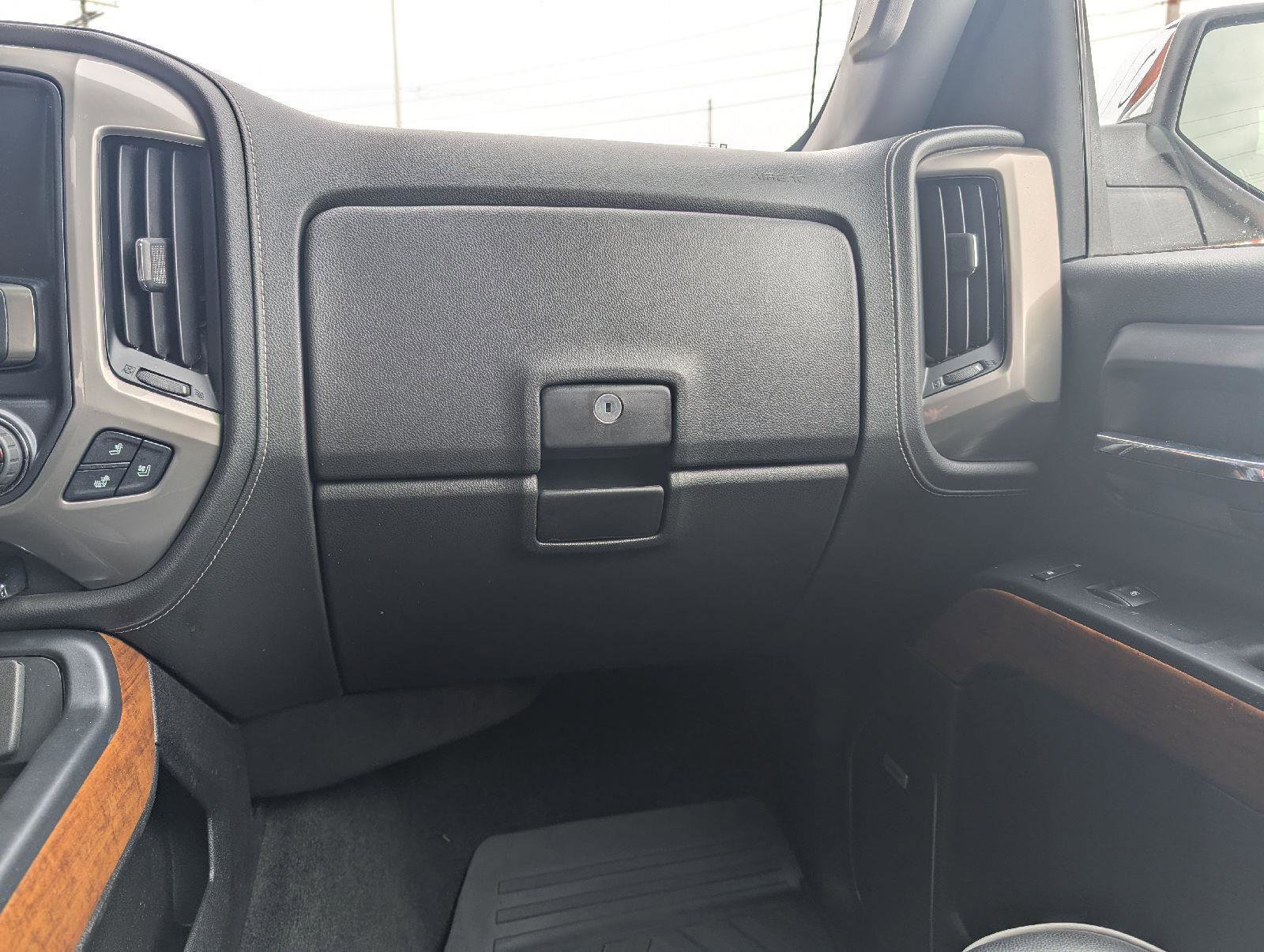 Used 2018 Chevrolet Silverado 1500 High Country image 24