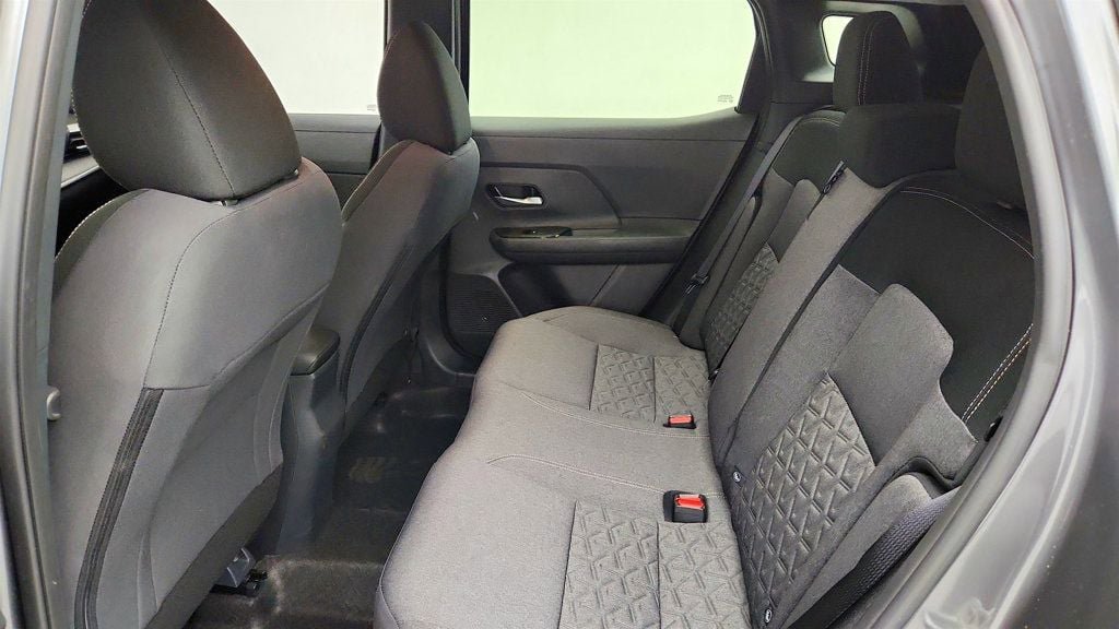 Used 2025 Nissan Kicks SV FWD image 19