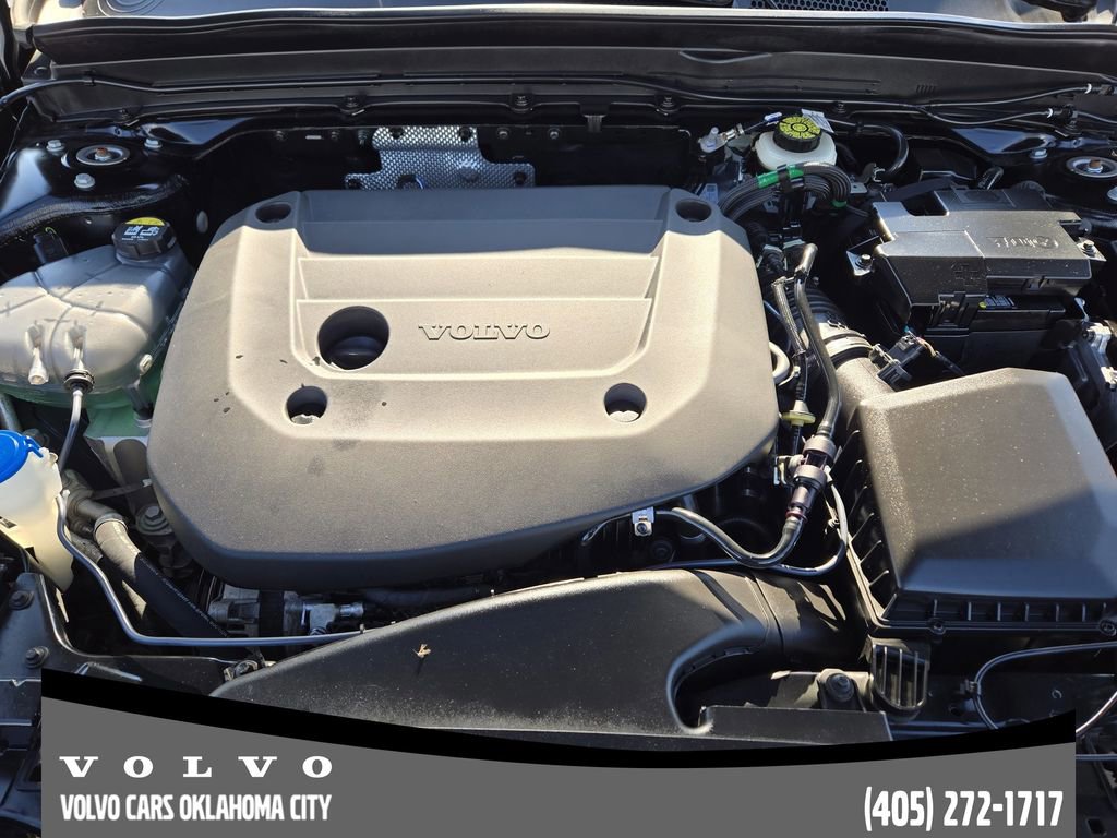Certified 2023 Volvo XC40 B5 Plus w/ Driver Assist Package AWD/4WD image 30