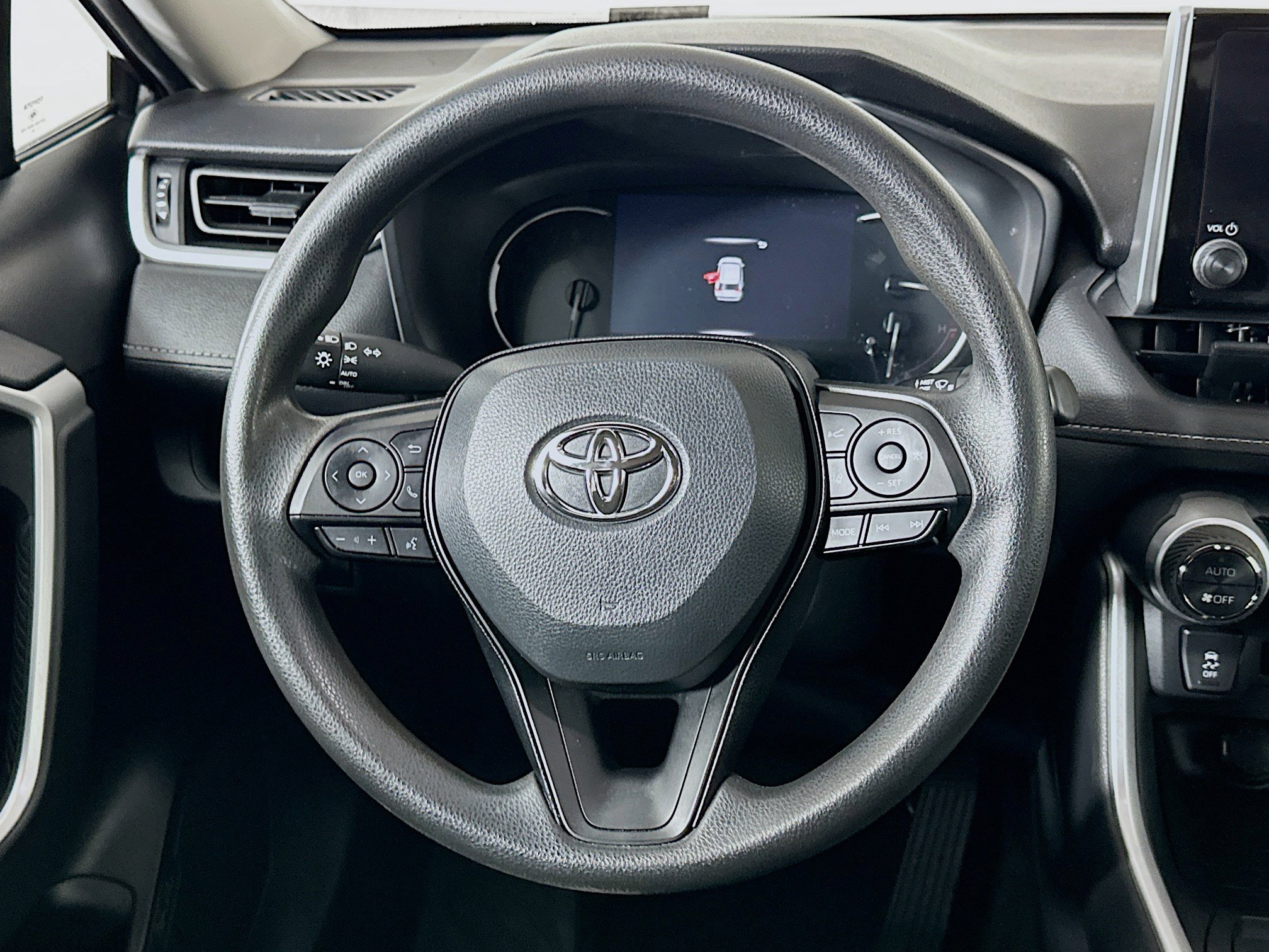 Used 2023 Toyota RAV4 XLE image 18