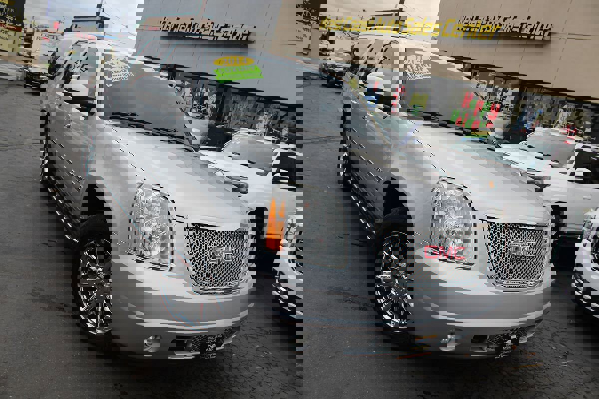 Used 2014 GMC Yukon XL Denali image 41