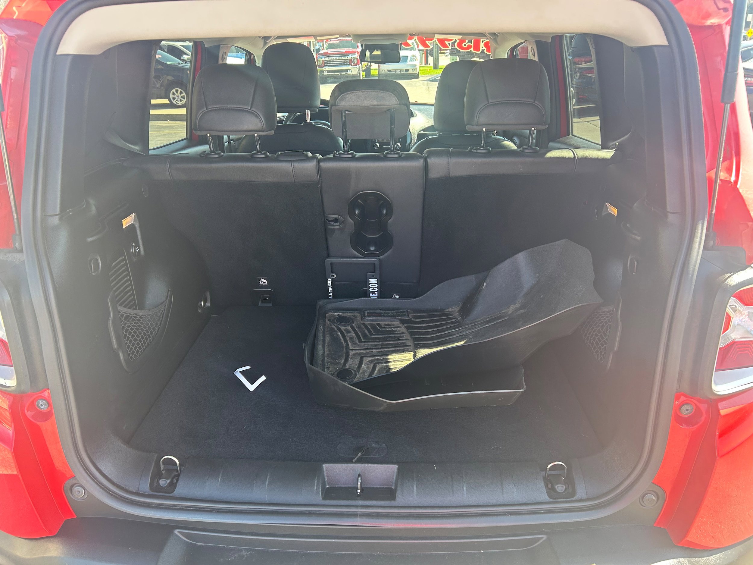 Used 2016 Jeep Renegade Limited FWD image 4