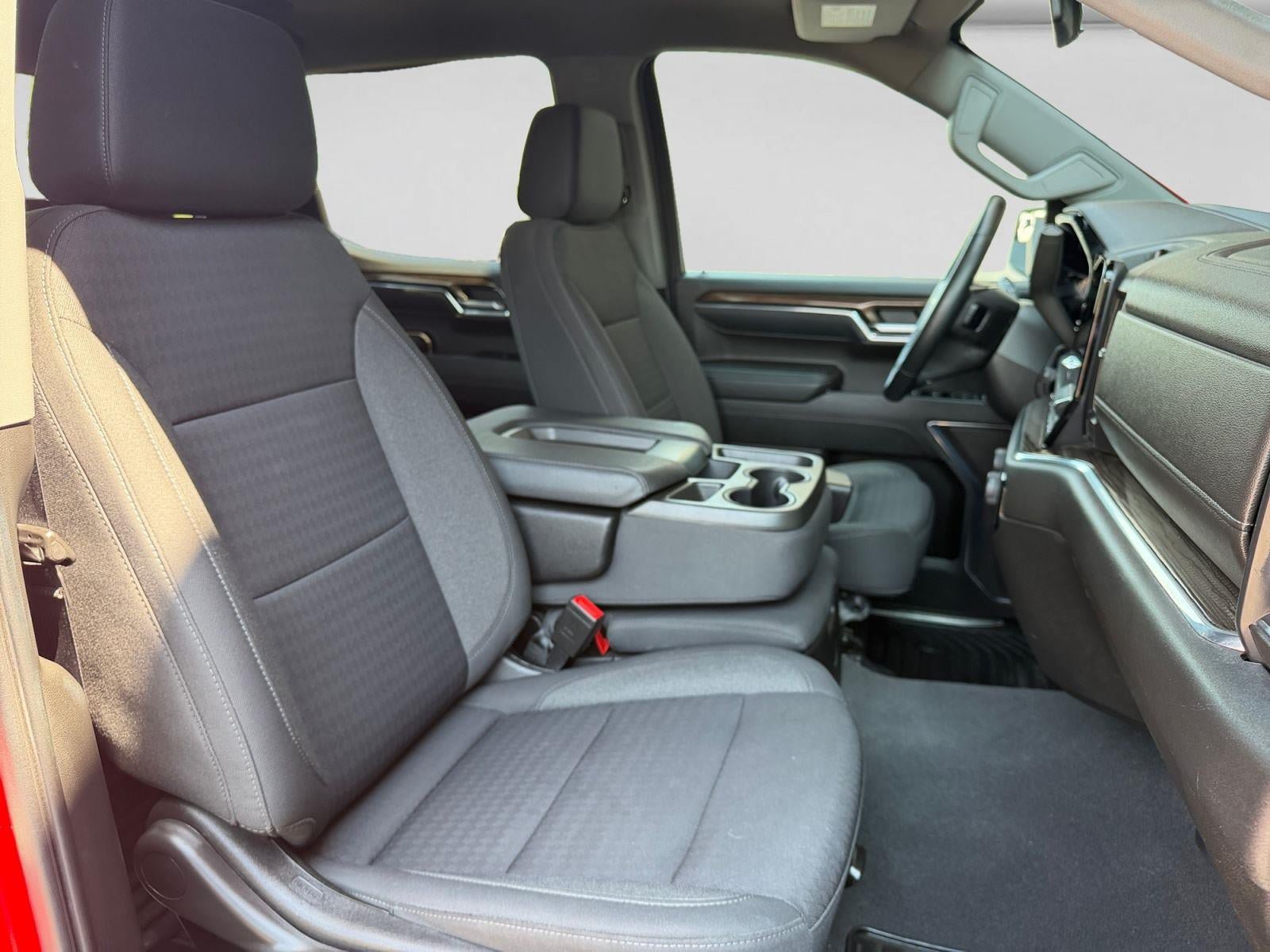 Used 2023 Chevrolet Silverado 1500 LT AWD/4WD image 15