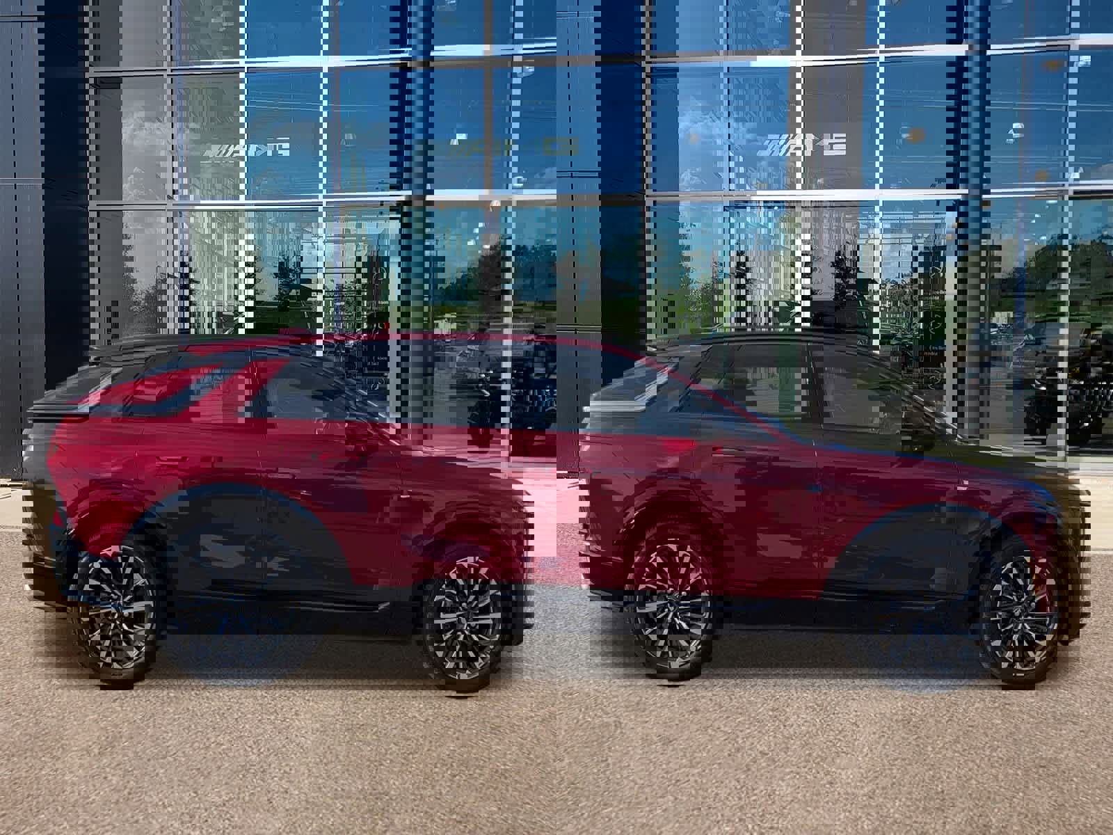 Used 2024 Cadillac Lyriq Sport image 4