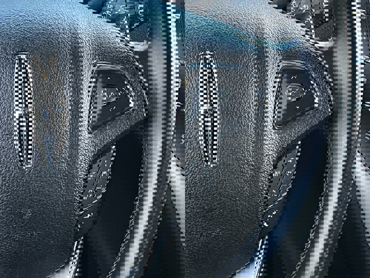 Used 2019 Lincoln MKC Reserve image 14