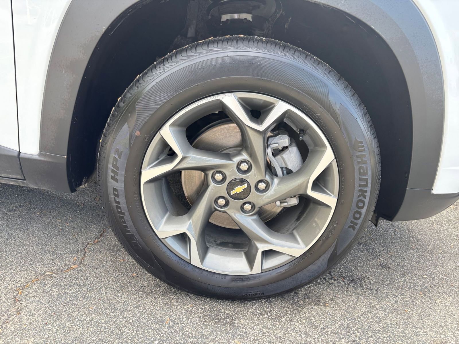 Used 2025 Chevrolet Trax LT image 31