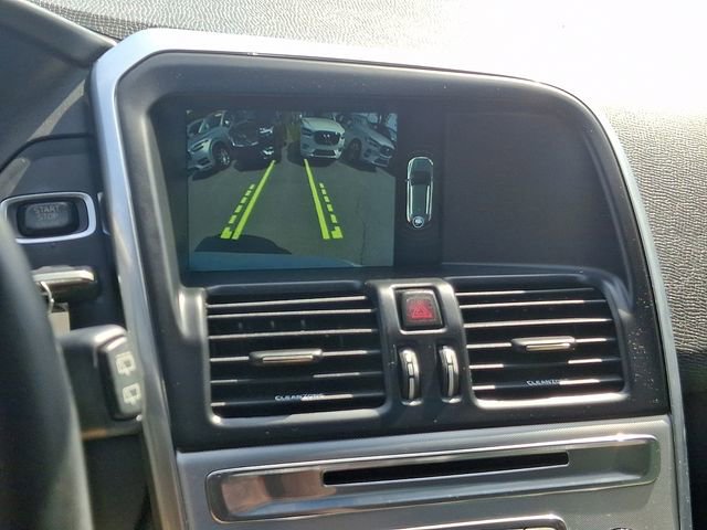 Used 2017 Volvo XC60 T6 Dynamic w/ Climate Package image 18